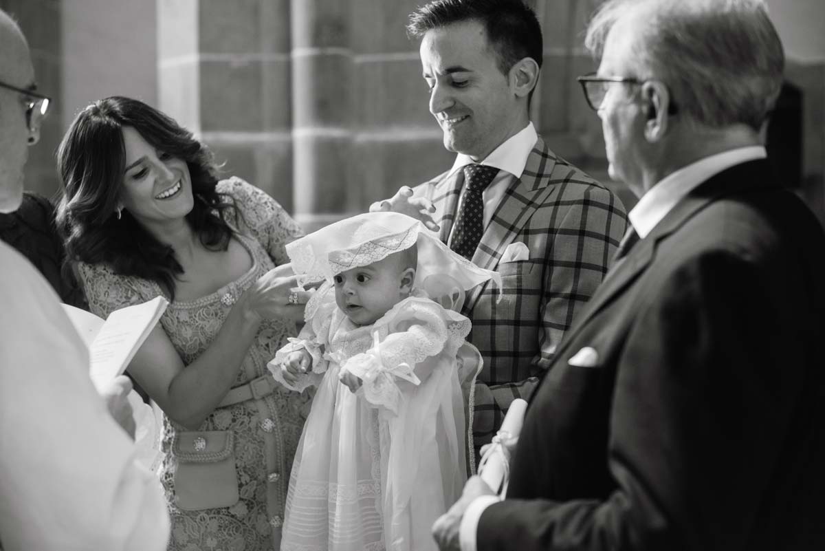saskia fotografía, fotografo en salamanca, fotografia de familia, sesion de fotos de bautizo en salamanca, foto familia en blanco y negro