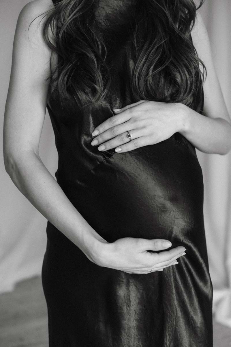 saskia-fotografía,-fotografo-en-salamanca,-fotografia-de-bodas-en-salamanca_paula-y-adrian saskia fotografía, fotografo en salamanca, fotografía de familias, sesion de fotos de embarazo detalles en blanco y negro