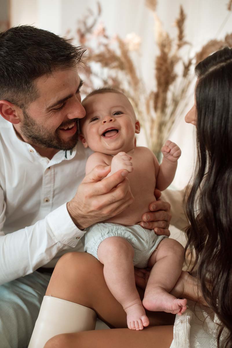 saskia fotografía, fotografo en salamanca, fotografia en familia, sesion de fotos con bebe