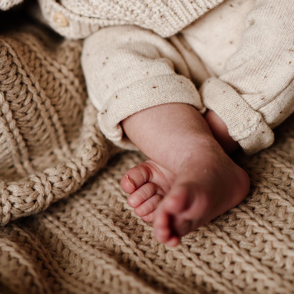 saskia fotografía, fotografo en salamanca, fotografia en familia, sesion de fotos de recien nacido detalles